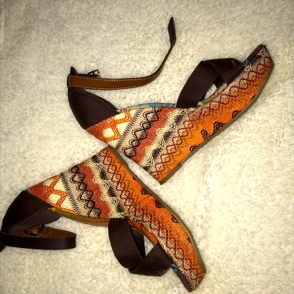 MIA Brown Embroidery Multi Colored Wedge Sandal Sz 8 - Picture 3 of 12
